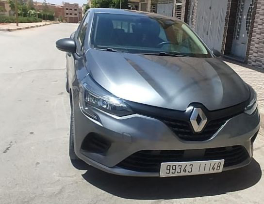 Location Renault Clio 5 Grise à Oujda — photo 3