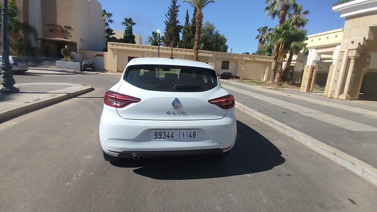 Location Renault Clio 5 Blanche à Oujda — photo 4