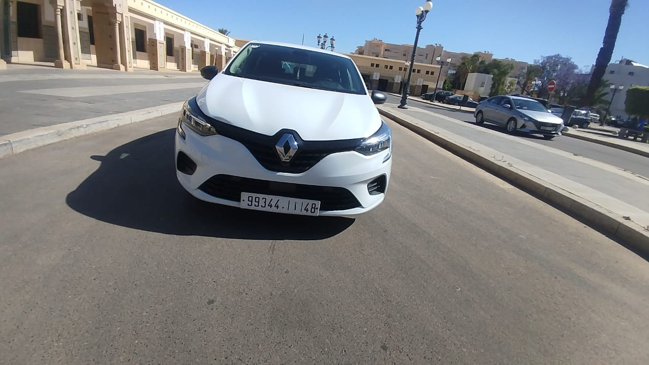 Location Renault Clio 5 Blanche à Oujda — photo 2